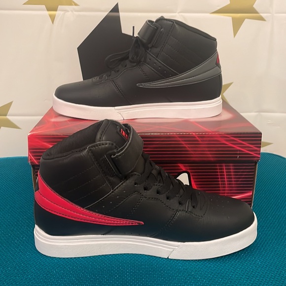 New in box Fila Shoes in size 6Youth - Picture 3 of 6